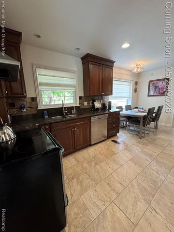 18769 Walmer Lane, Beverly Hills, MI 48025
