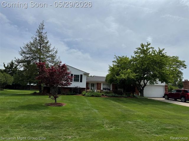 18769 Walmer Lane, Beverly Hills, MI 48025