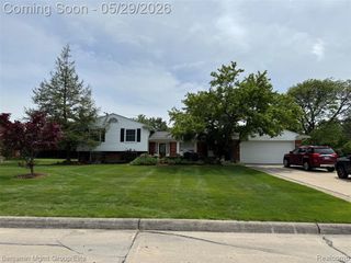 18769 Walmer Lane, Beverly Hills, MI 48025