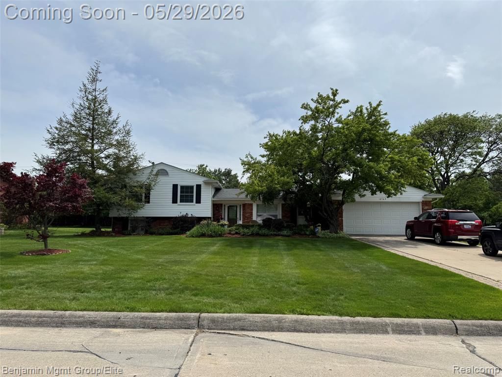 18769 Walmer Lane, Beverly Hills, MI 48025