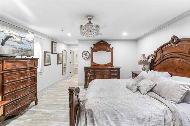 515 S Lake Court Drive, Lake Charles, LA 70605