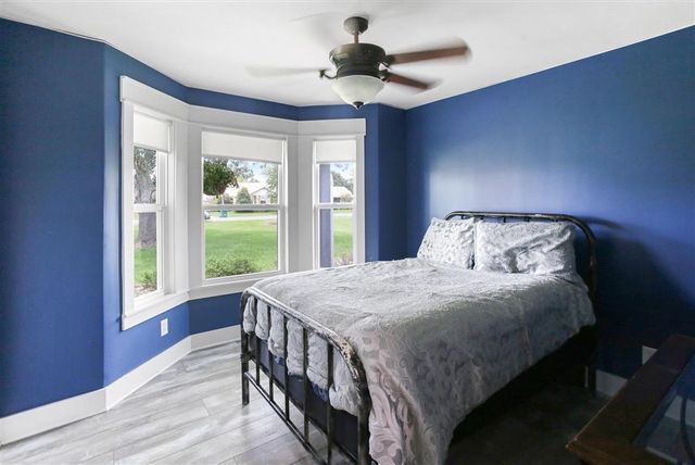 515 S Lake Court Drive, Lake Charles, LA 70605