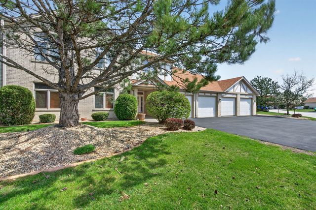 6420 Pine Trail Lane 1, Tinley Park, IL 60477