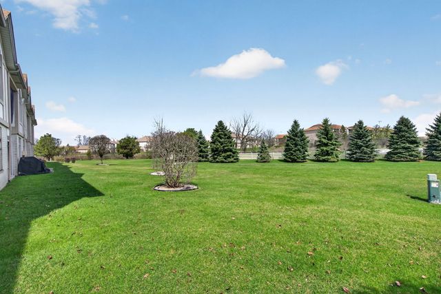 6420 Pine Trail Lane 1, Tinley Park, IL 60477