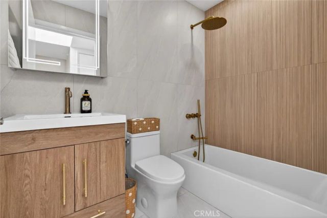 13901 Olive View Lane 14, Sylmar, CA 91342