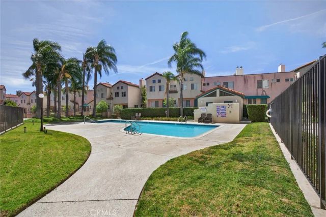 13901 Olive View Lane 14, Sylmar, CA 91342