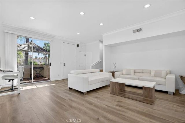 13901 Olive View Lane 14, Sylmar, CA 91342