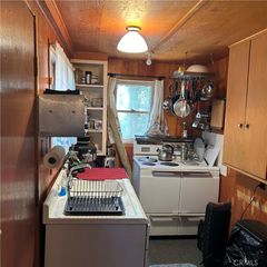 119 Barton Flats Trail, Angelus Oaks, CA 92305