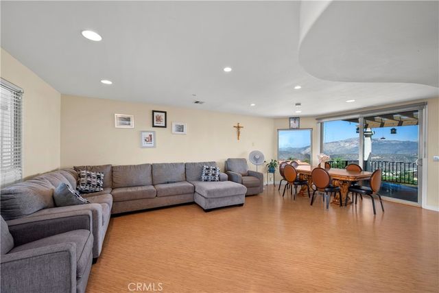 2638 W Victoria, Alpine, CA 91901