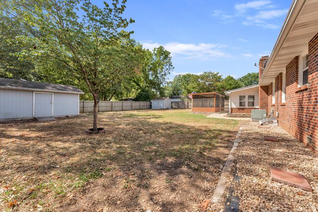 844 W Maplewood Street, Springfield, MO 65807