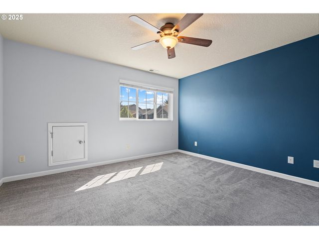 895 Sw WINDROSE Ter, Beaverton, OR 97003