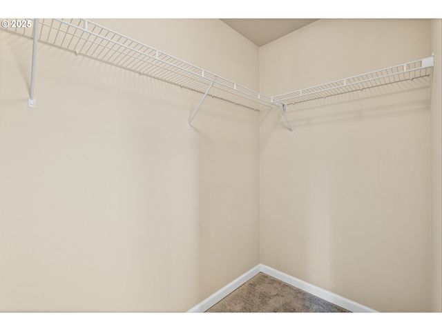 895 Sw WINDROSE Ter, Beaverton, OR 97003