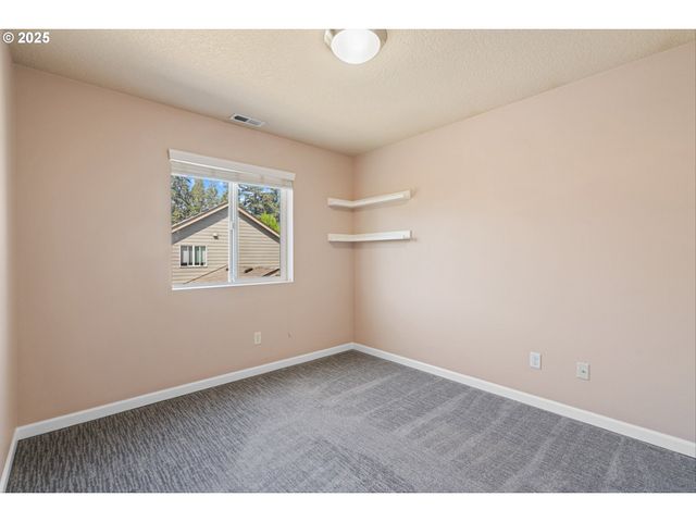 895 Sw WINDROSE Ter, Beaverton, OR 97003