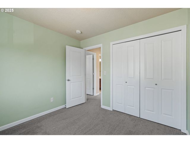 895 Sw WINDROSE Ter, Beaverton, OR 97003