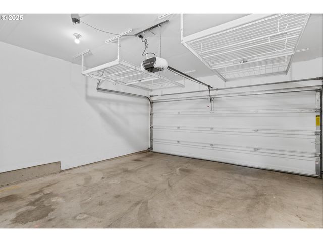 895 Sw WINDROSE Ter, Beaverton, OR 97003