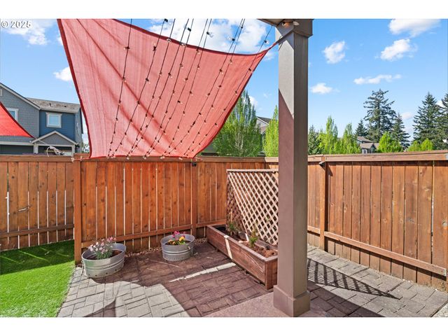 895 Sw WINDROSE Ter, Beaverton, OR 97003