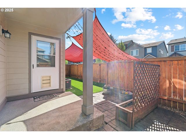 895 Sw WINDROSE Ter, Beaverton, OR 97003