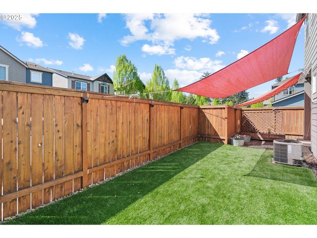 895 Sw WINDROSE Ter, Beaverton, OR 97003