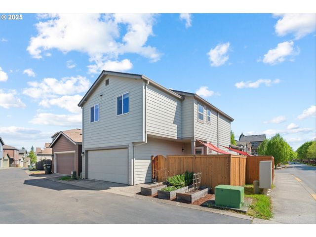 895 Sw WINDROSE Ter, Beaverton, OR 97003