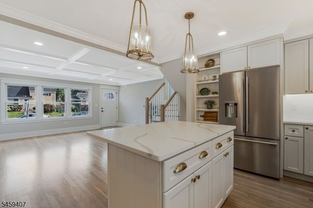 7 Mastogen Dr, Somerville Boro, NJ 08876