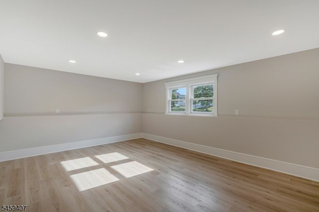 7 Mastogen Dr, Somerville Boro, NJ 08876