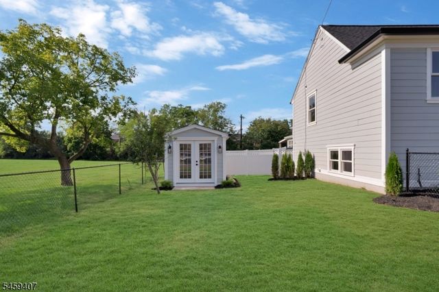 7 Mastogen Dr, Somerville Boro, NJ 08876
