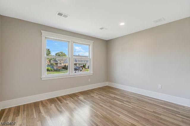 7 Mastogen Dr, Somerville Boro, NJ 08876