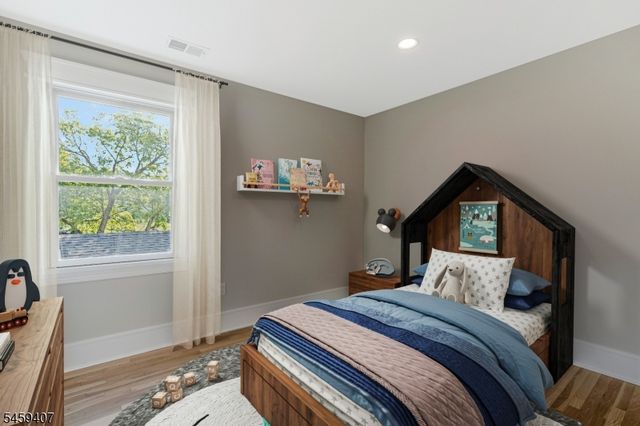 7 Mastogen Dr, Somerville Boro, NJ 08876
