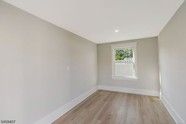7 Mastogen Dr, Somerville Boro, NJ 08876