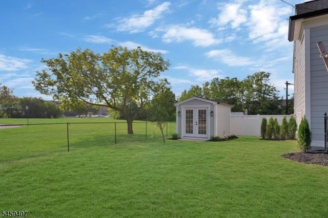 7 Mastogen Dr, Somerville Boro, NJ 08876