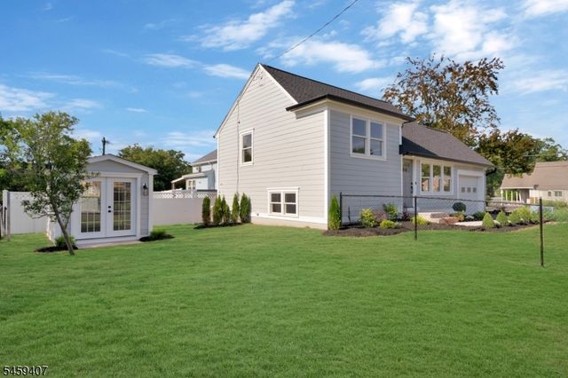 7 Mastogen Dr, Somerville Boro, NJ 08876