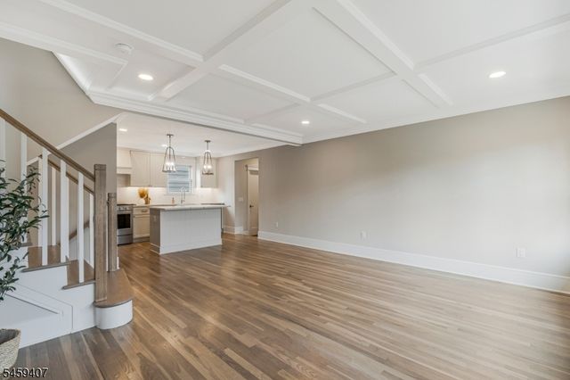 7 Mastogen Dr, Somerville Boro, NJ 08876