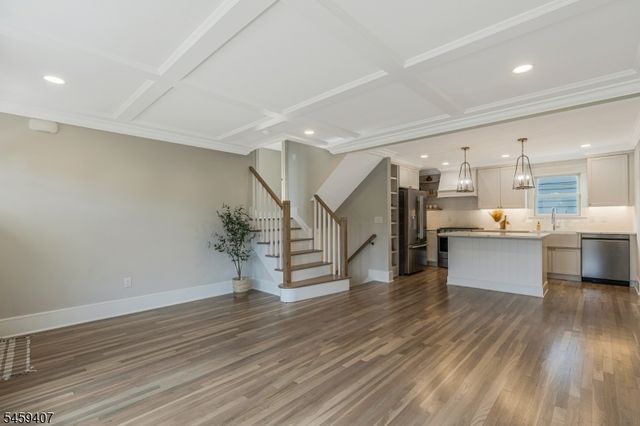7 Mastogen Dr, Somerville Boro, NJ 08876