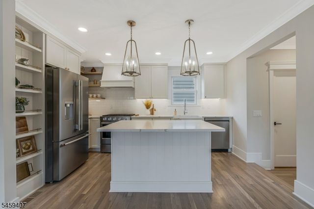 7 Mastogen Dr, Somerville Boro, NJ 08876
