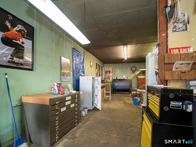 1052 Dixwell Avenue, Hamden, CT 06514