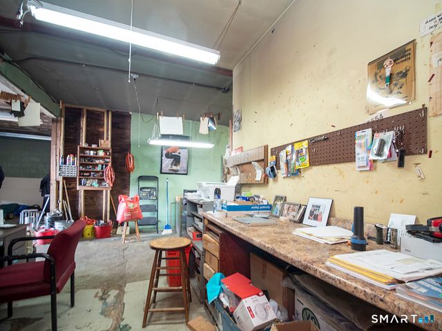 1052 Dixwell Avenue, Hamden, CT 06514