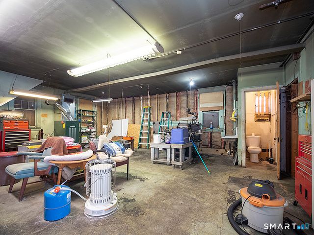1052 Dixwell Avenue, Hamden, CT 06514