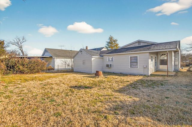 1635 S Maple Avenue, Bartlesville, OK 74003