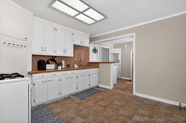 1635 S Maple Avenue, Bartlesville, OK 74003