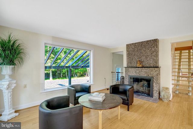 3714 HUMMER RD, Annandale, VA 22003