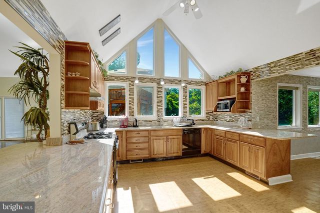 3714 HUMMER RD, Annandale, VA 22003