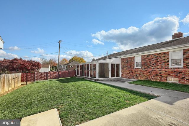 128 PAUL ST, Hanover, PA 17331