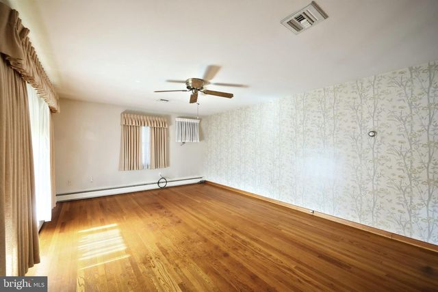 128 PAUL ST, Hanover, PA 17331