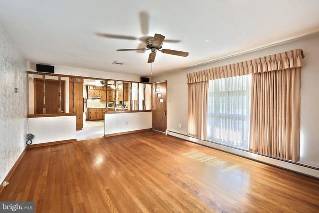 128 PAUL ST, Hanover, PA 17331