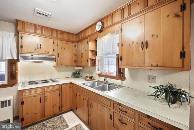 128 PAUL ST, Hanover, PA 17331