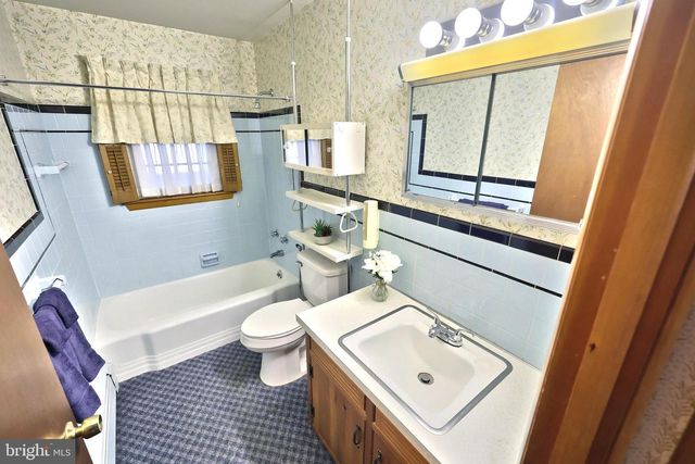 128 PAUL ST, Hanover, PA 17331