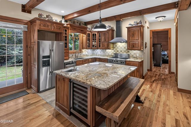 2344 Thunder Mountain Road, Sevierville, TN 37862