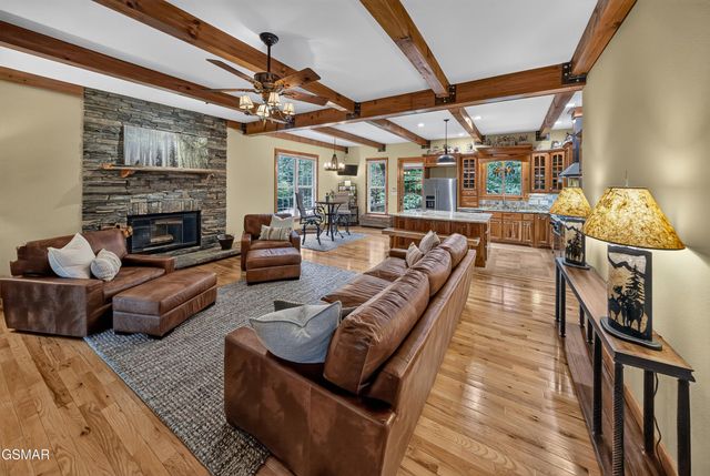 2344 Thunder Mountain Road, Sevierville, TN 37862