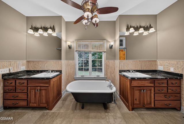 2344 Thunder Mountain Road, Sevierville, TN 37862