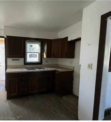 2428 Wydesteel Avenue, Youngstown, OH 44505